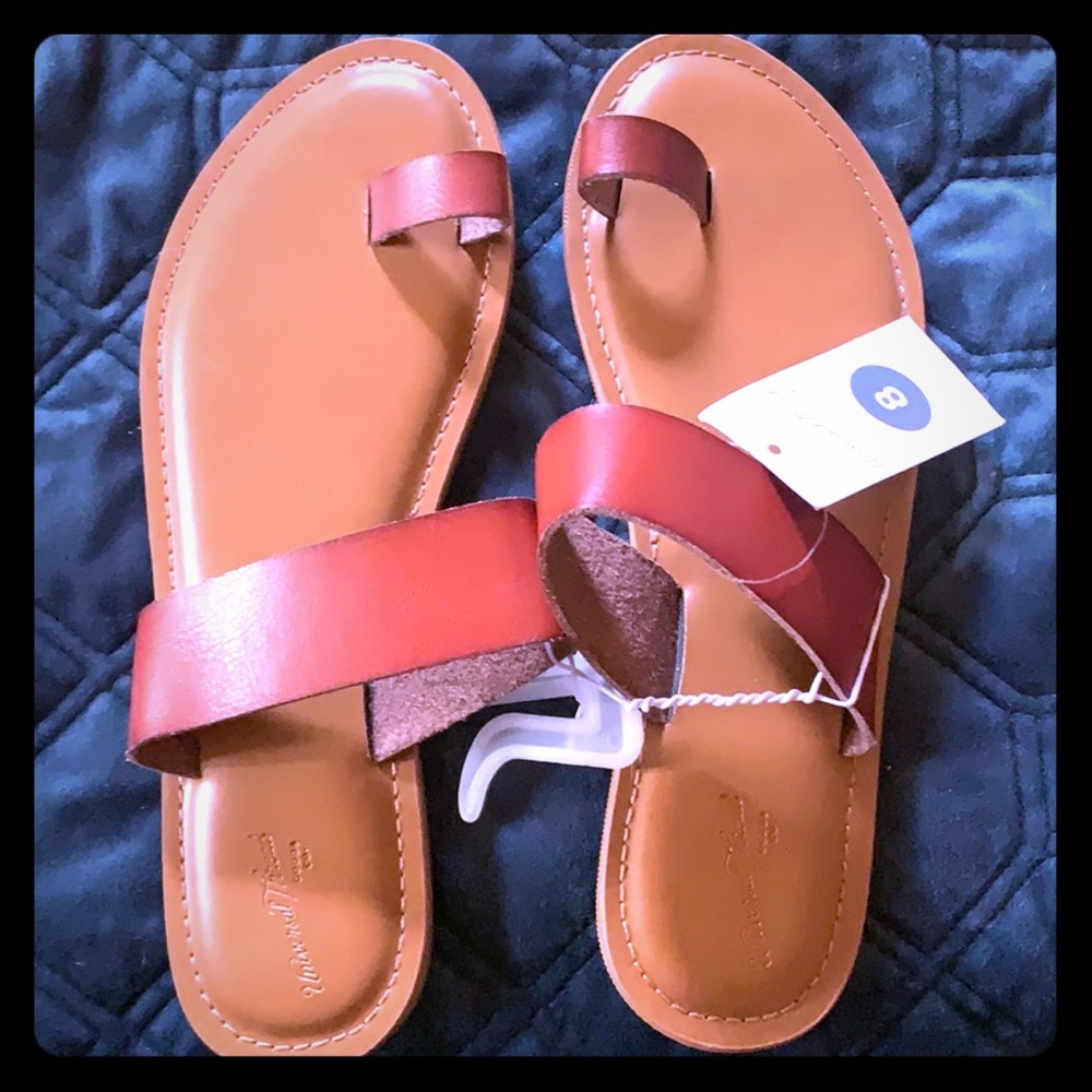 Universal Thread Sandals